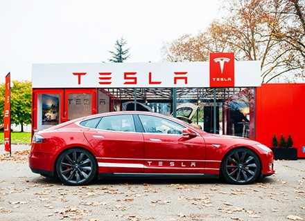 IFM_Tesla Electric Vehicle